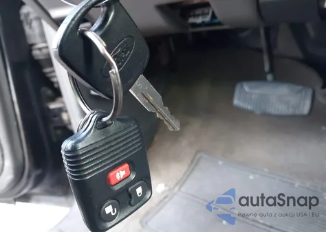 2000 Ford Explorer Sport из США, поврежденный, VIN 1FMYU60E3YUA30969